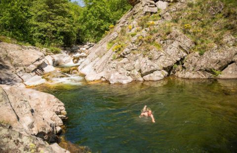 Baden op de rivier Volane © Stéphane Tripot